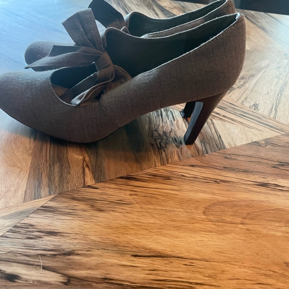 A/M Heel - Picture 2 of 3